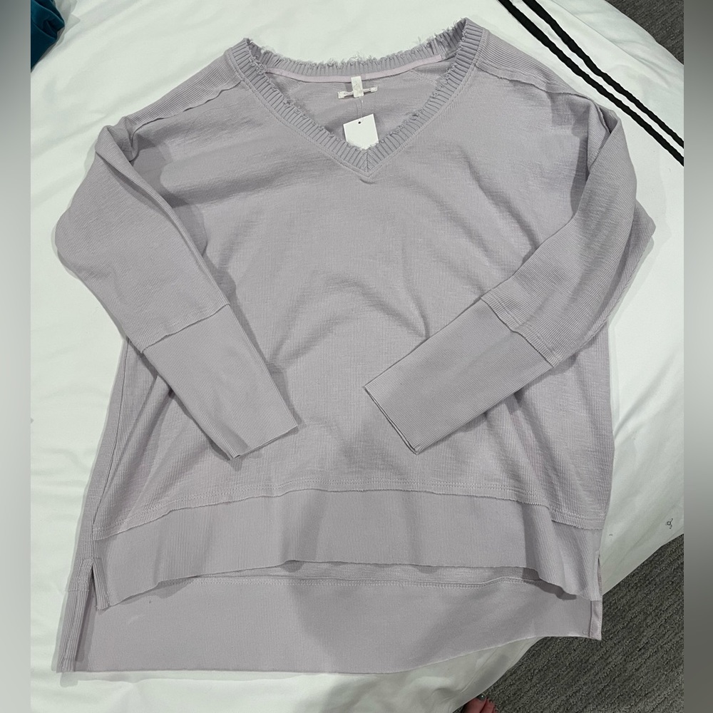 Grey State - lavender vneck
